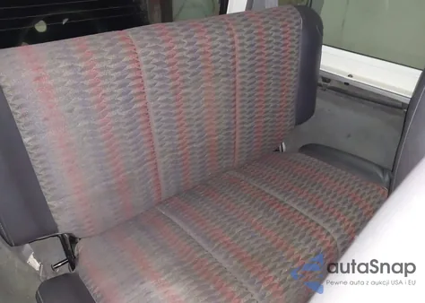 2000 Jeep Wrangler Sport z USA, uszkodzony, nr VIN 1J4FA49S2YP797321